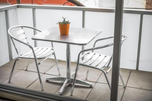 XL Studio Apart with Balcony